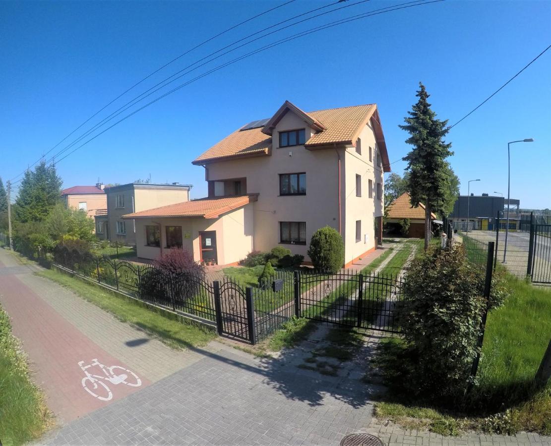 Pokoje Goscinne, Mieszkanie Na Wynajem W Swidniku K Lublina Exterior photo